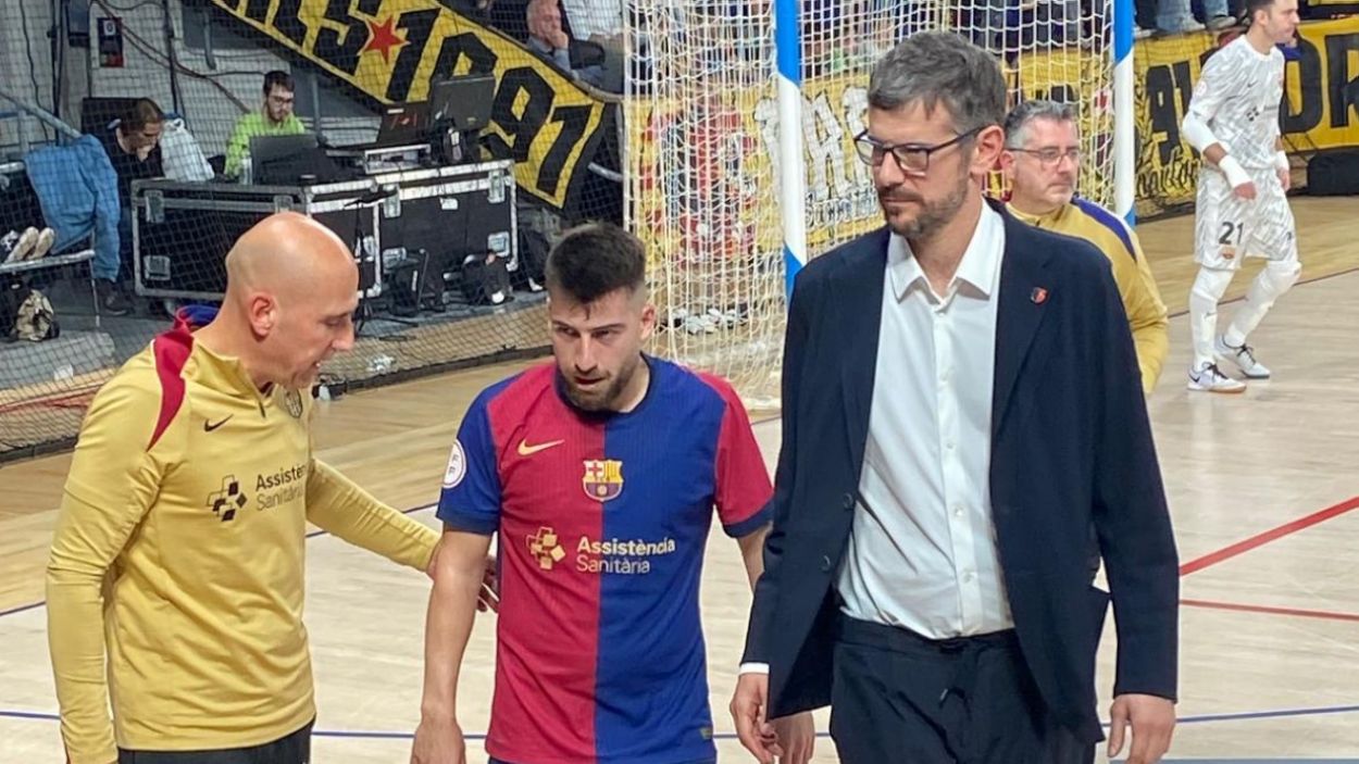 Bernat de Pablo en un partit del Bara de futbol sala