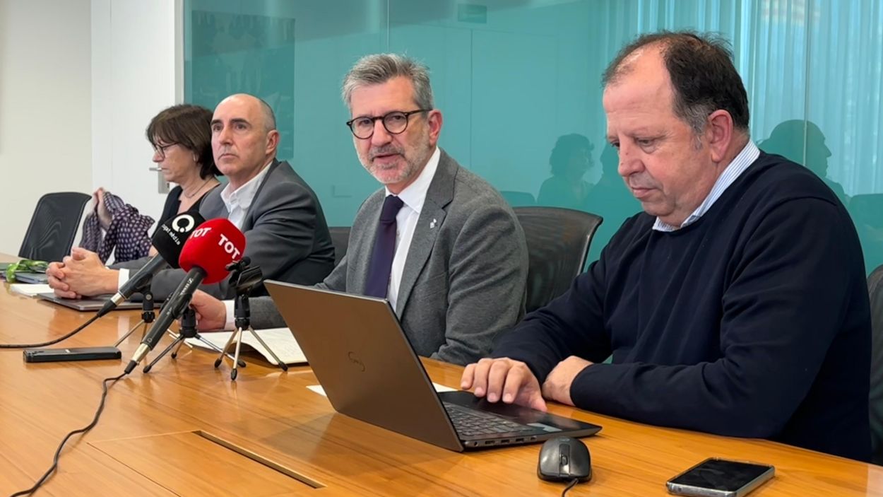 L'alcalde, Josep Maria Valls, i el tinent d'alcaldia d'Economia, Carles Brugarolas, durant la roda de premsa de la liquidaci del pressupost / Foto: Cugat Mdia