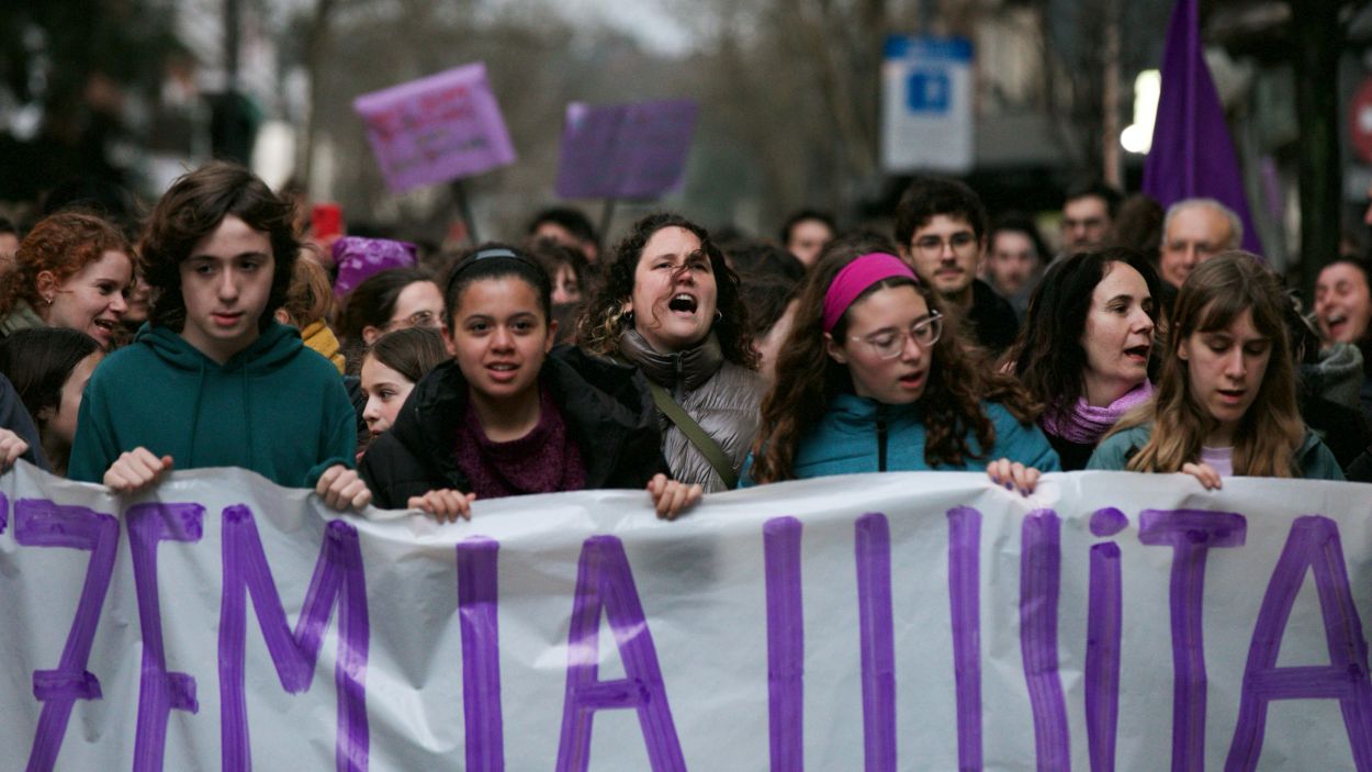 La capalera de la manifestaci del 8M a Sant Cugat / Foto: Joel Codina (Cugat Mdia)