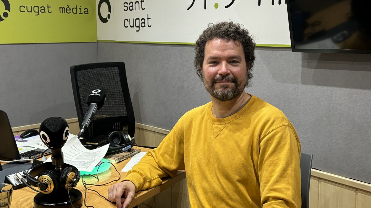 El psicleg santcugatenc Roger Ferrer als estudis de Rdio Sant Cugat / Foto: Cugat Mdia