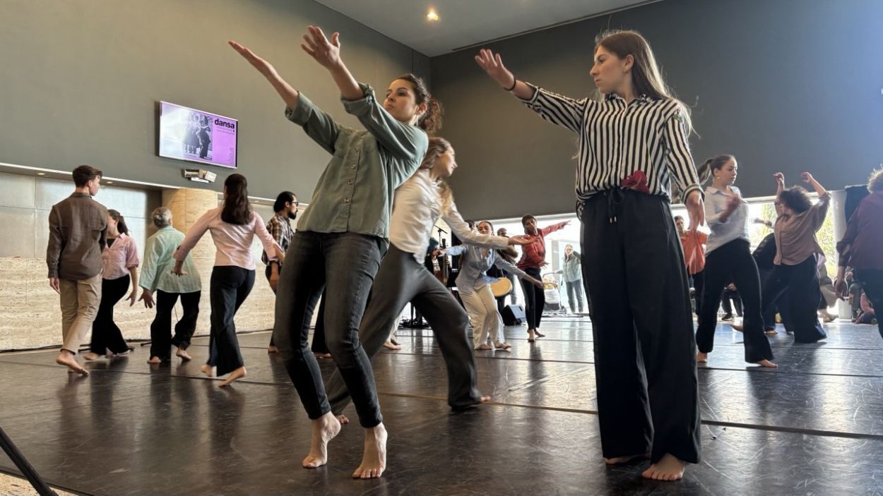 Un moment de l'espectacle 'Vibracions', al vestbul del Teatre-Auditori Sant Cugat / Foto: Cugat Mdia