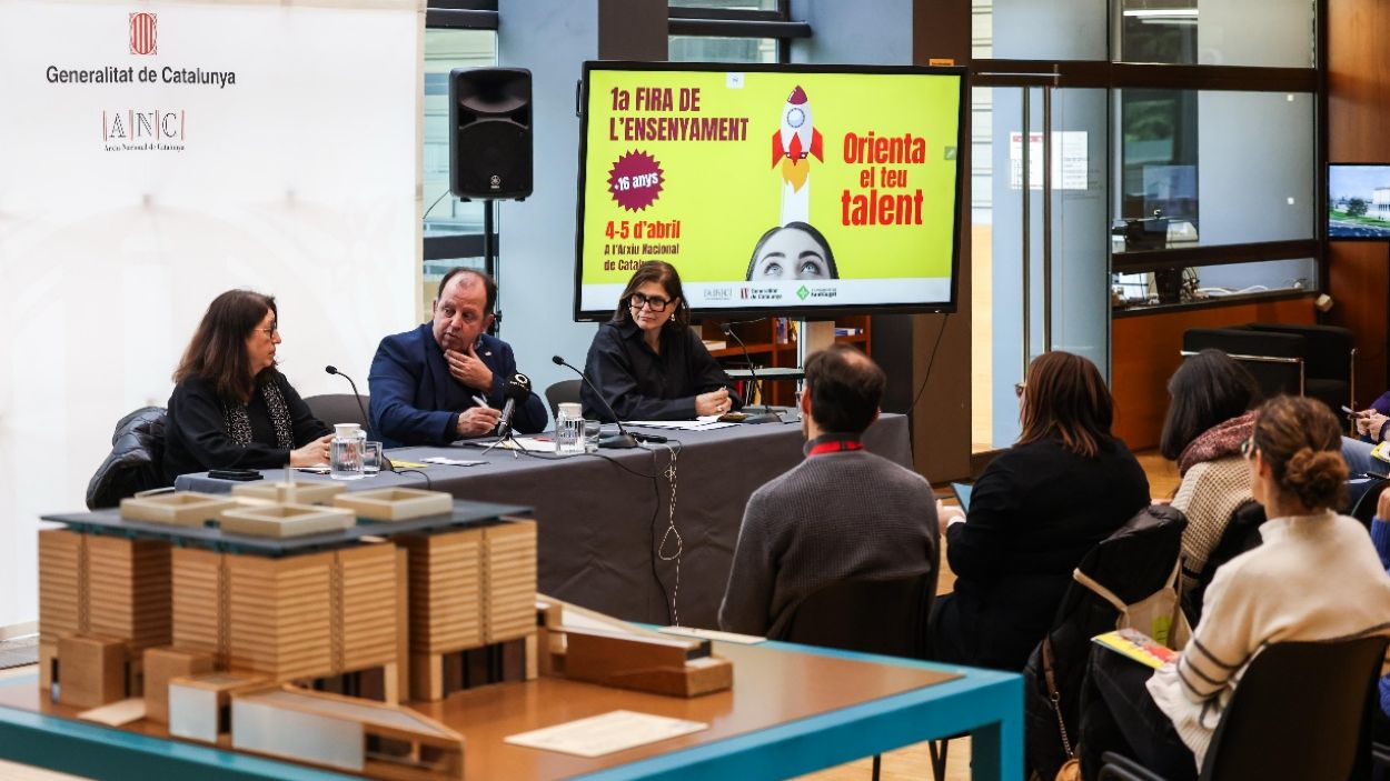 Moment de la presentaci en roda de premsa de la 1a Fira de l'Ensenyament +16 de Sant Cugat a l'Arxiu Nacional de Catalunya / Foto: Premsa Ajuntament (Lali Puig)