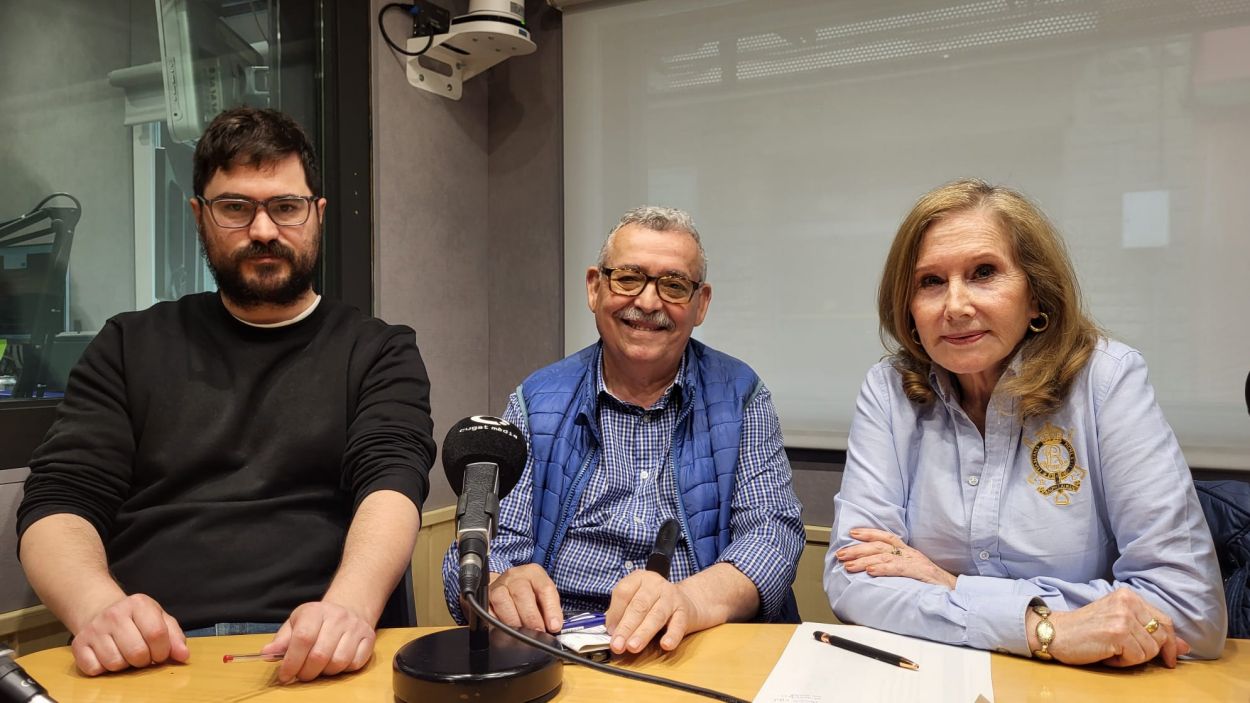 Bernat Bella, Juan Merino i Lourdes Dalmau a l'estudi Ramon Barnils de Rdio Sant Cugat