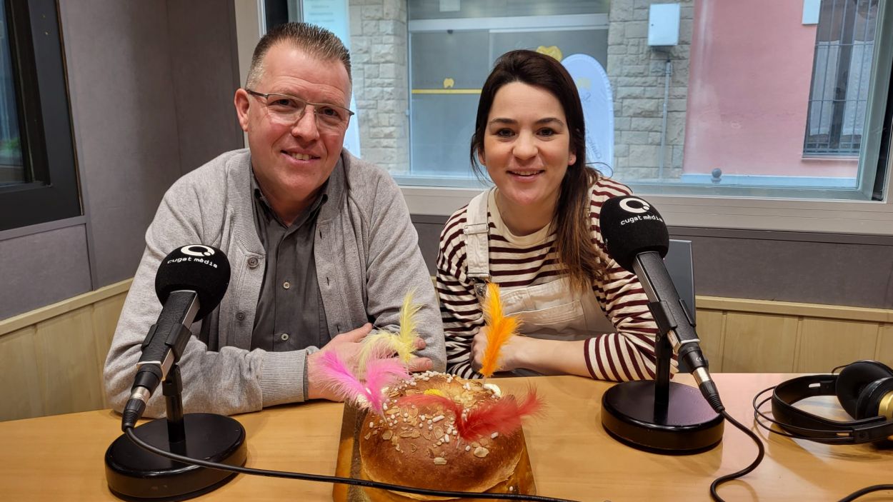 Carles Boix, de la pastisseria La Palma i Maria Agustí, de la pastisseria Milfulls, a l'estudi Ramon Barnils de Ràdio Sant Cugat Carles Boix, de la pastisseria La Palma i Maria Agustí, de la pastisseria Milfulls, a l'estudi Ramon Barnils de Ràdio Sant Cugat