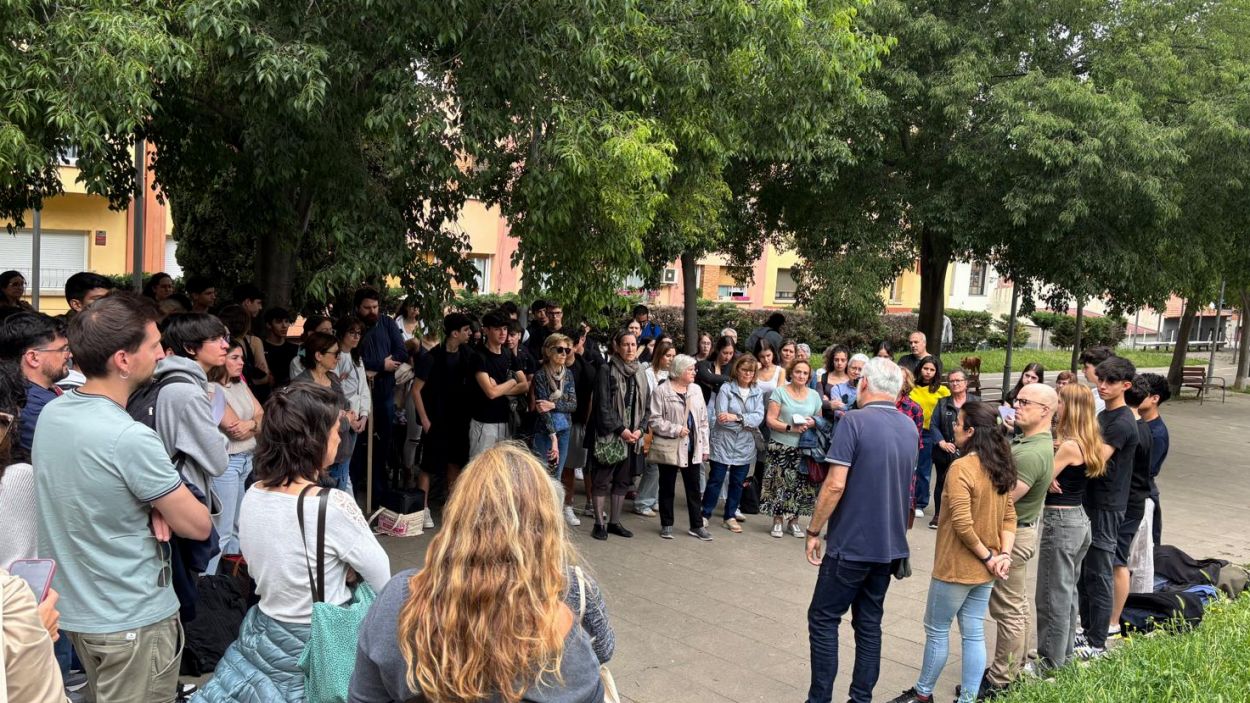 Més d'un centenar de persones han participat en l'itinerari memorial per la ciutat / Foto: Cugat Mèdia Més d'un centenar de persones han participat en l'itinerari memorial per la ciutat / Foto: Cugat Mèdia