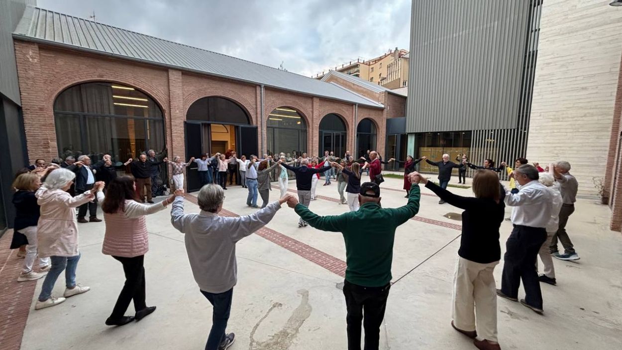 Ballada de sardanes al pati de La Uni / Foto: Cugat Mdia