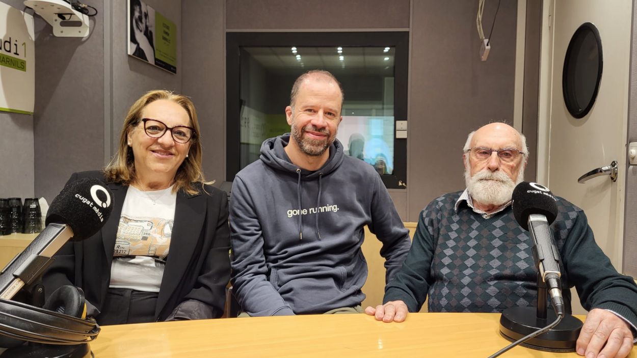 Roser Ezequiel, Dani Vilar i Eduard Jener a l'estudi Ramon Barnils