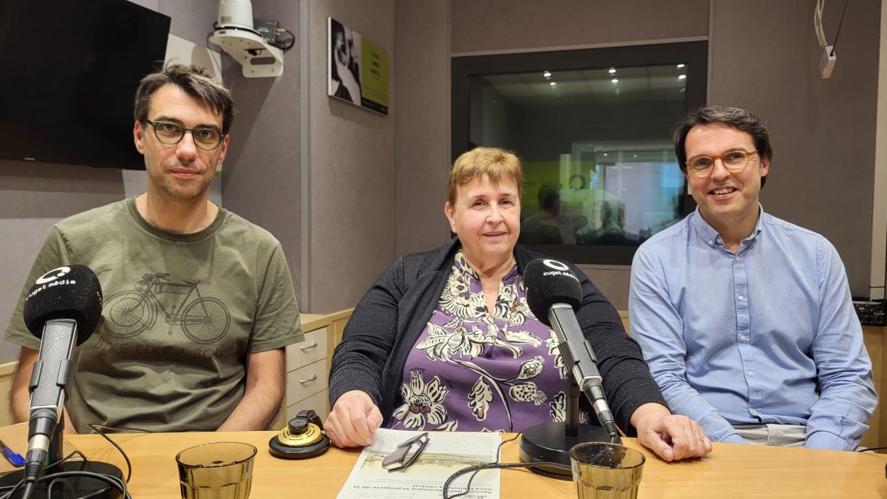 D'esquerra a dreta: Hctor Verd, Dolors Vilarasau i Ferran Garcia a l'estudi Ramon Barnils de Rdio Sant Cugat