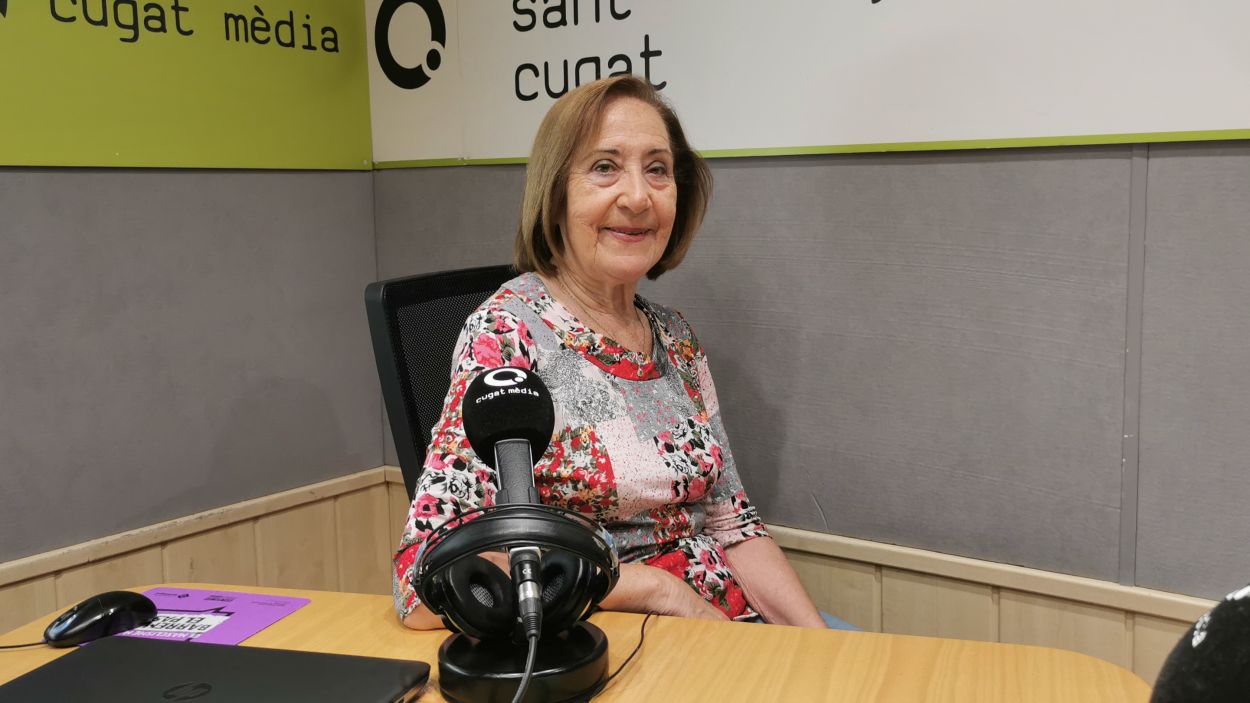 Elvira Angls, presidenta de l'Entitat Sardanista, a Rdio Sant Cugat / Foto: Cugat Mdia