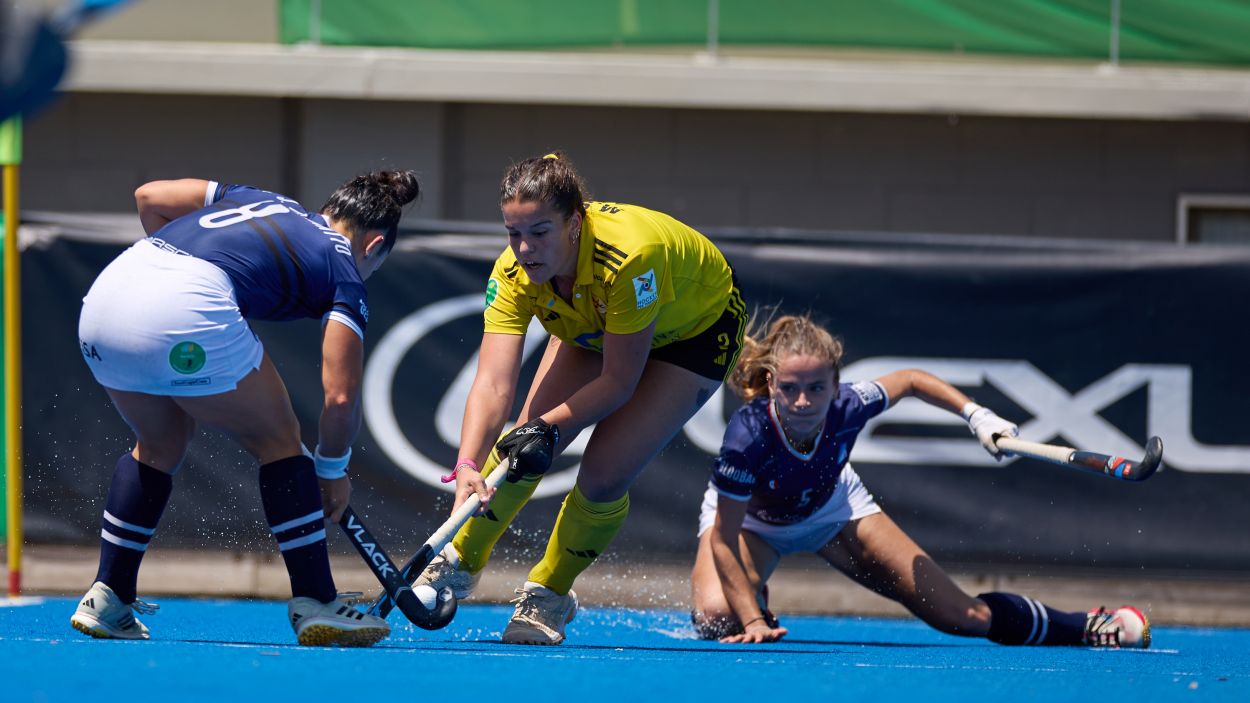 Un moment del partit entre el Junior i l'Atltic / Foto: RFEH