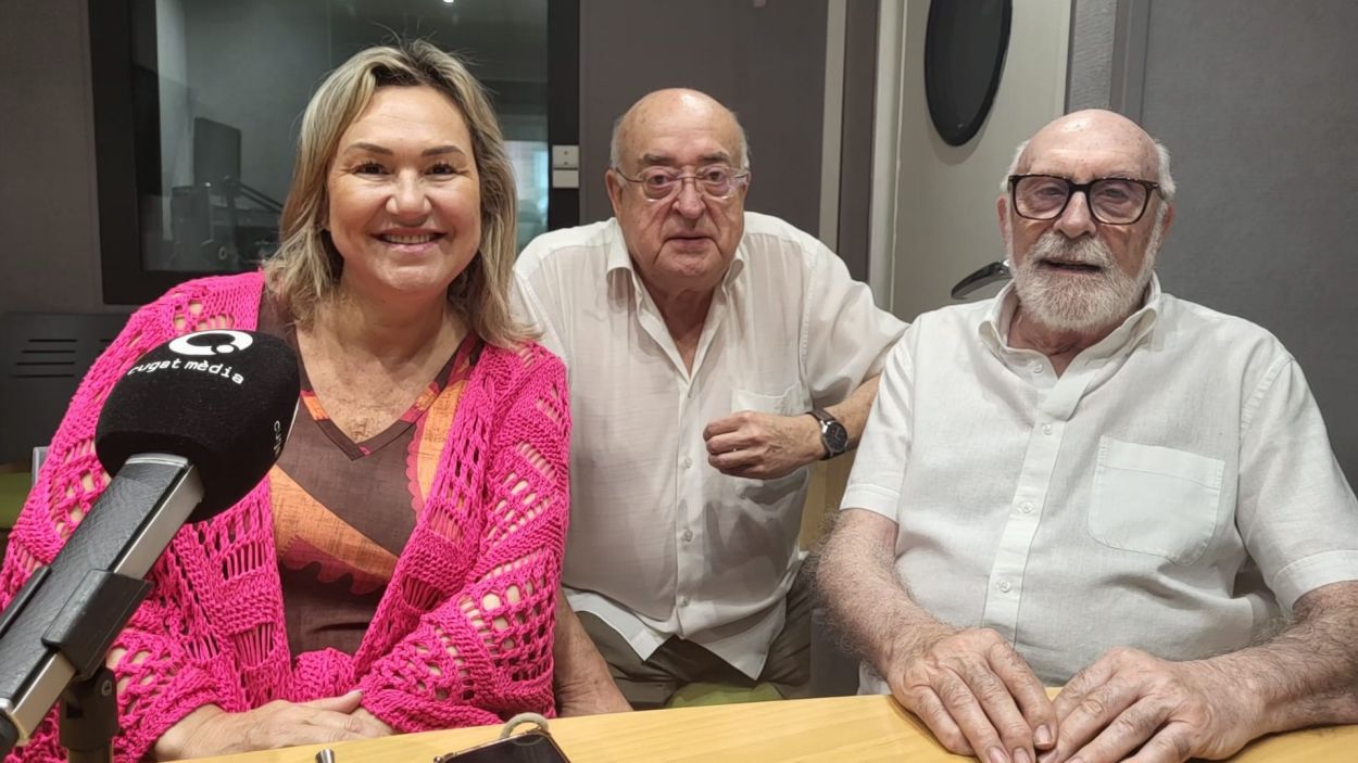 D'esquerra a dreta: Mnika Blasco, Jordi Molg i Eduard Jener a l'estudi Ramon Barnils de Rdio Sant Cugat 