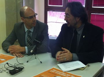 Ral Grang, a la dreta, i Ramon Aspa durant la roda de premsa