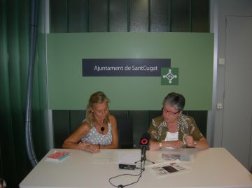 Isabel Martnez, a la dreta de la imatge, i Susanna Pellicer, a l'esquerra, en roda de premsa
