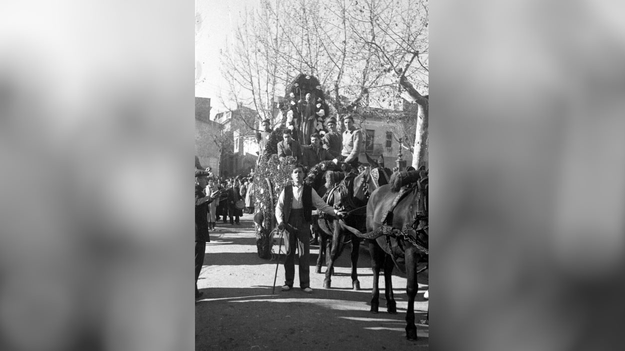 Presentació de l'escultura de Sant Antoni Abat de Josep Grau-Garriga (1951)