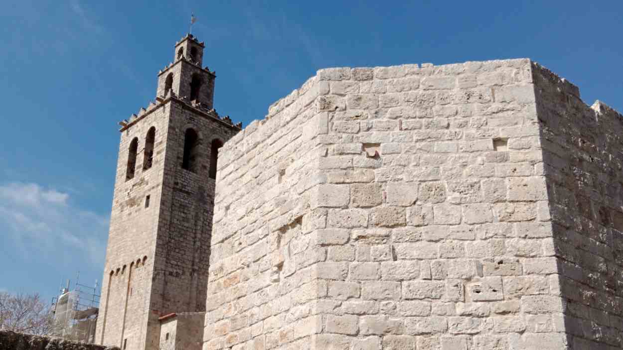 Visita a les obres acabades de la muralla de Llevant del Monestir de Sant Cugat