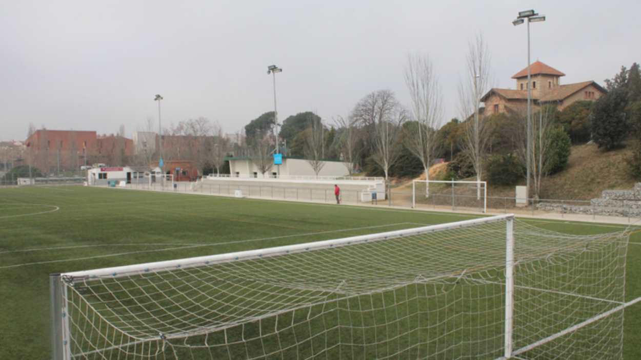 Obertura de les installacions esportives pel seu s lliure: Camp de futbol Can Mag