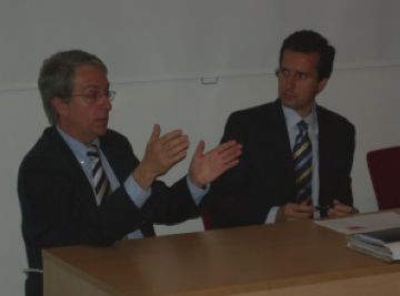 El president del SantCu, Lloren Santasusagna, i el president de la Comissi d'tica Esportiva, lex Cerd