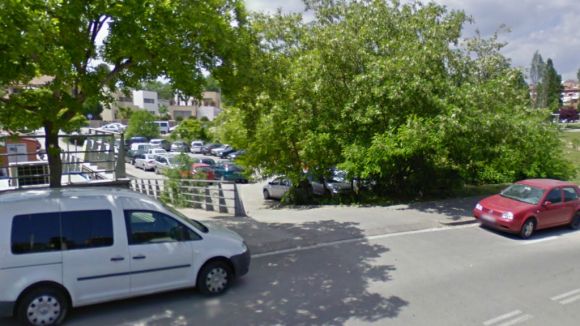 L'aparcament del CAP Sant Cugat ser una de les actuacions de millora del ferm / Foto: Google Maps
