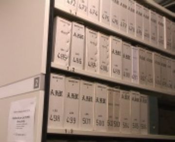 Algunes de les caixes dels 'papers de Salamanca' que ja sn a l'arxiu local