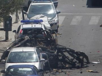 Imatge del cotxe que ha explosionat (Reuters)