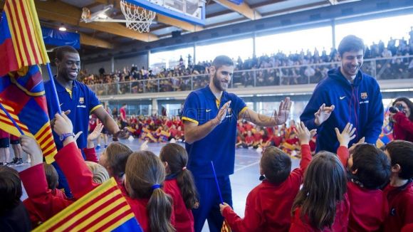 Visita dels jugadors del FC Barcelona a l'escola Europa / Font: Victor Salgado (FC Barcelona)