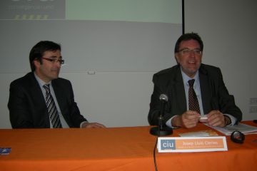 El diputat Josep Llus Cleries, a la dreta, acompanyat de Joan Recasens