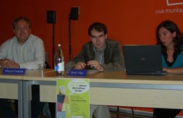 Marcel Coderch, a m esquerra, i David Villar, al centre, durant la xerrada