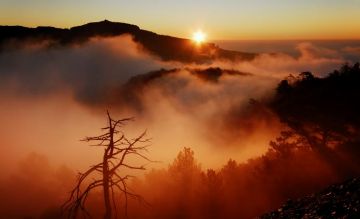 'Surt el sol a Sant Lloren', de Manuel Soria, millor fotografia del VI concurs fotogrfic del Valls Natural
