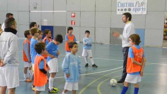 Jordi Torras ensenyar als ms petits / Font: Control Play Sports