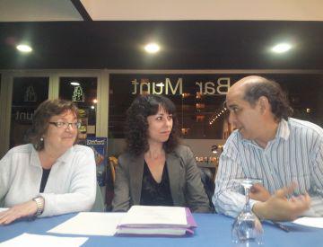 Cristina Bigurd amb el copresident d'ICV a Sant Cugat i la responsable local de Dones amb Iniciativa  Montserrat Espanyol