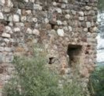 Fragment d'un mur del castell de Canals