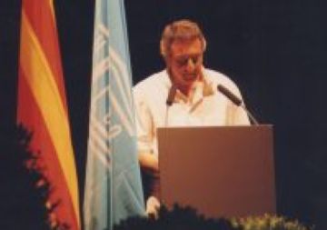 Vctor Alexandre en un moment de la presentaci de l'acte