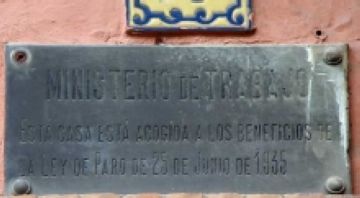 Placa del Ministeri de Treball que reflecteix que l'immoble s'ha acollit a l'anomenada Llei Salmn