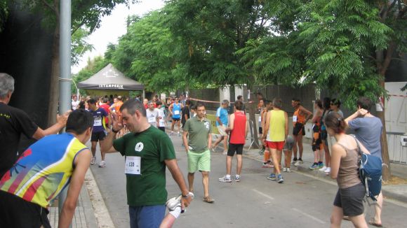 Els corredors abans de comenar la cursa / foto: Centre Cvic Mira-sol
