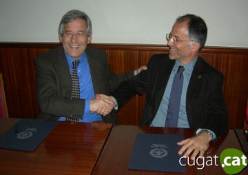 Francesc Figueras i Xavier Escura just desprs de la signatura del conveni
