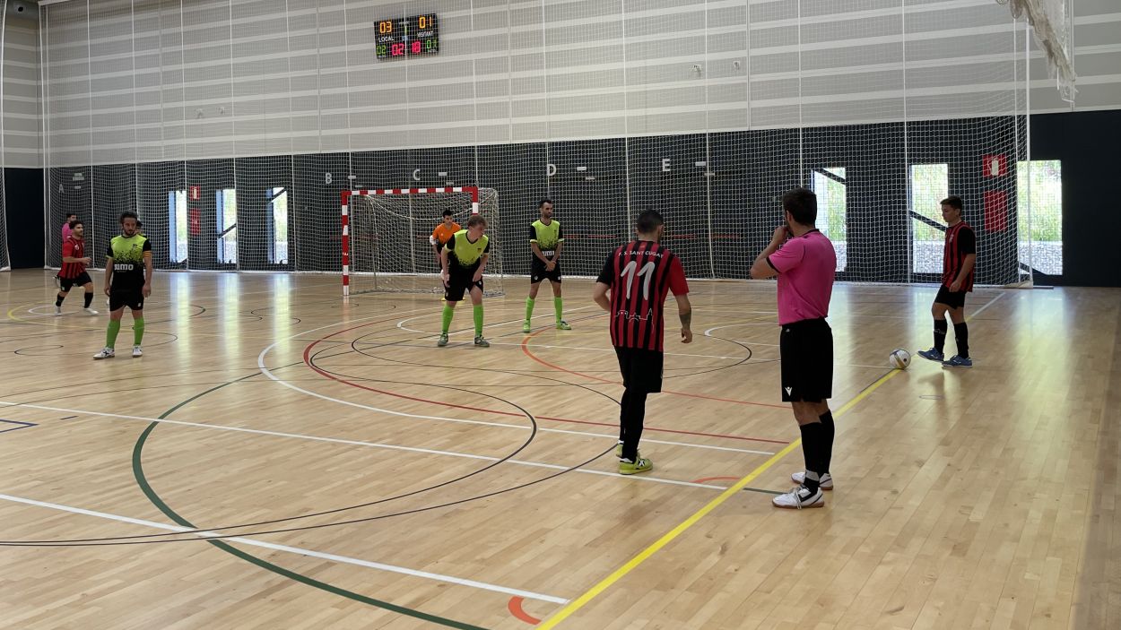 El Futbol Sala Sant Cugat tanca la lliga amb una golejada davant el Sant Julià de Remis