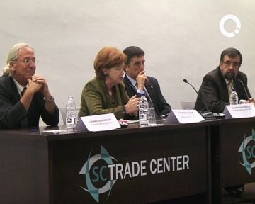 D'esquerra a dreta: Ferran Julin, Carme Trilla, Llus Recoder i el president d'AVS Espanya, Francesc Villanueva