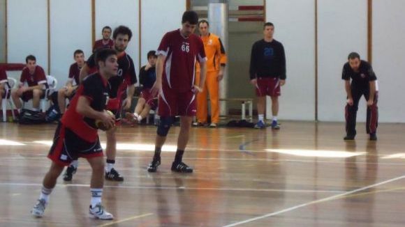 Oriol Corts en una acci de partit amb l'Handbol Sant Cugat