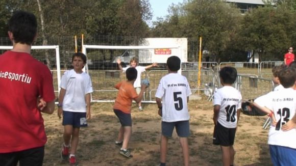 L'handbol, un dels esports practicats en l'EsportTast