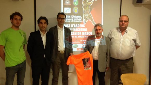 L'Handbol Sant Cugat es presenta homenatjant els equips campions