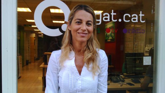 Helena Arany, directora d'apartaments del complex residencial Cugat Natura, als estudis de Cugat.cat