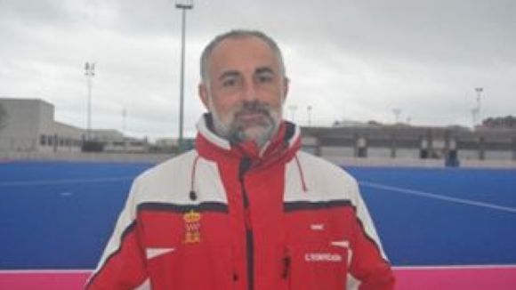 Jorge Donoso s l'entrenador del SPV Complutense / Font: Rfeh.es
