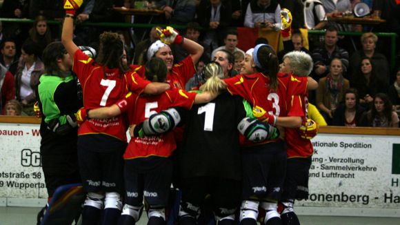 La selecció celebrant el triomf a l'últim Europeu / Font: Rfep.es