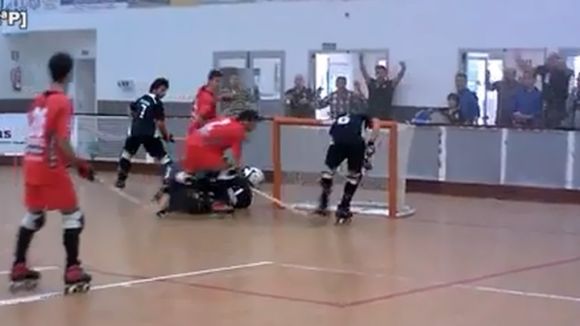 Moment en qu marca el Mieres el segon gol amb el pat / Font: Luis Velasco
