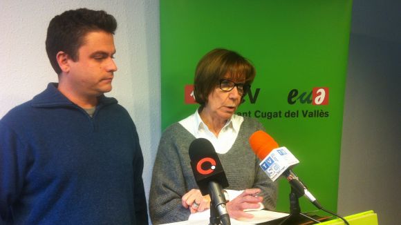 Joan Calderon acompanyat per la copresidenta d'ICV Roser Casamitjana