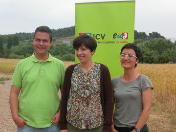 Calderon acompanyat de la diputada Laia Ortiz i la portaveu d'ICV-EUiA de Rubí, Marta Ribas