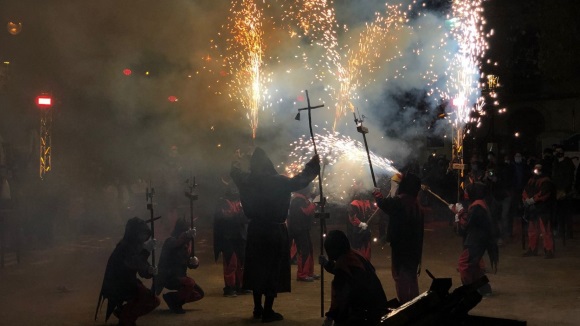 El foc i la cultura popular engalanen la Festa dels Foguerons