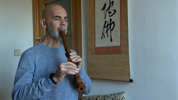 Horacio Curti, un santcugatenc mestre de la flauta japonesa shakuhachi
