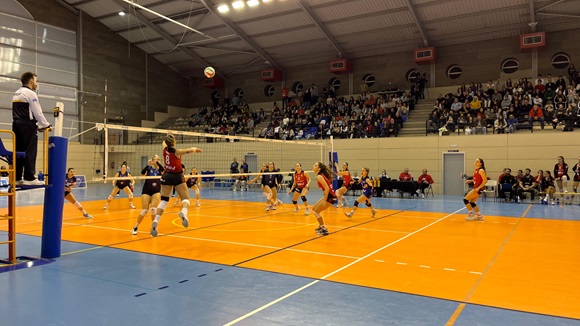 El DSV Club Voleibol Sant Cugat és equip de play-off tot i caure contra l'Alcobendas