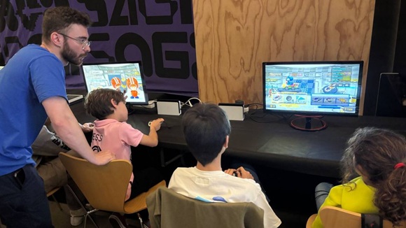 /fotos/imgtv/250427-jornada-videojocs.jpg